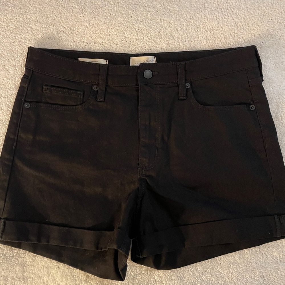 Universal Thread High‑Rise Jean Shorts – Size 12 – 4” Inseam
